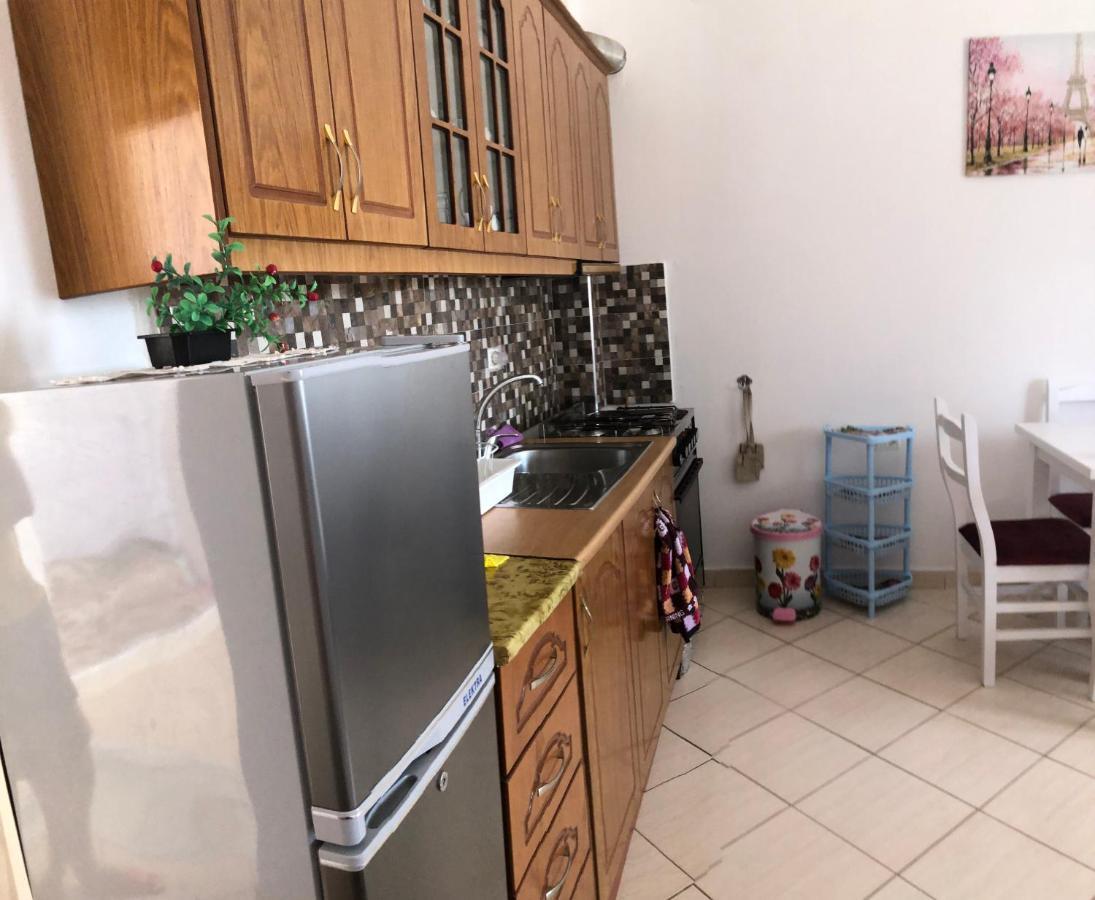 Teo Apartment Sarandë Buitenkant foto