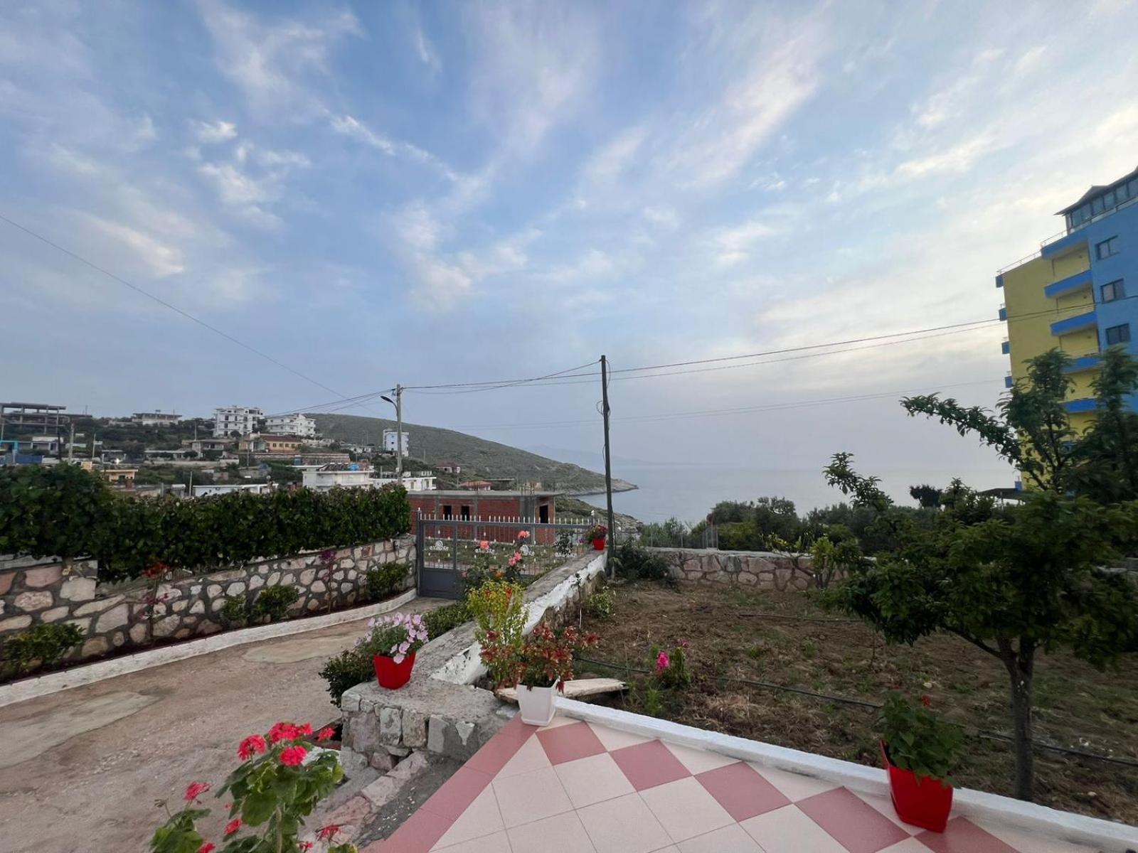 Teo Apartment Sarandë Buitenkant foto