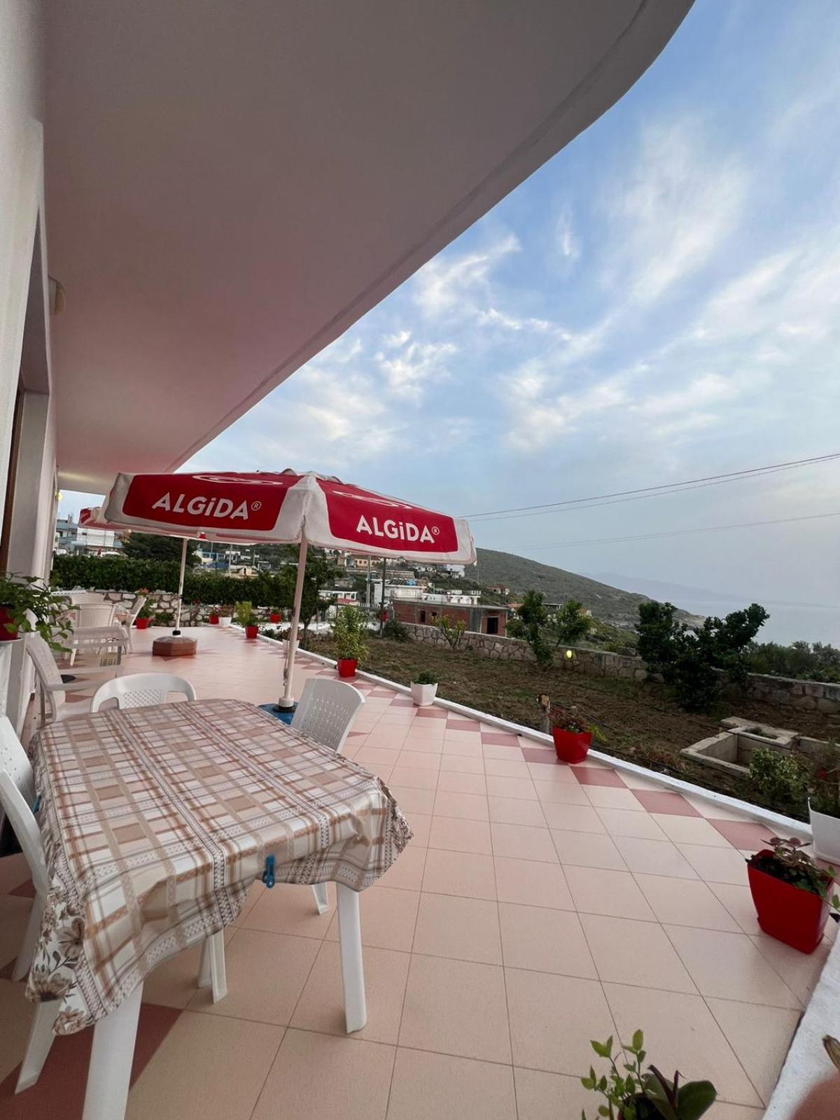 Teo Apartment Sarandë Buitenkant foto