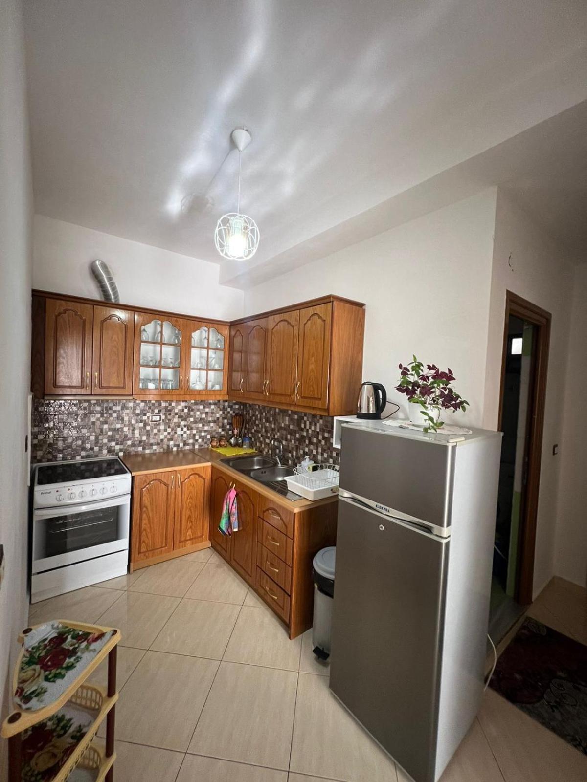 Teo Apartment Sarandë Buitenkant foto