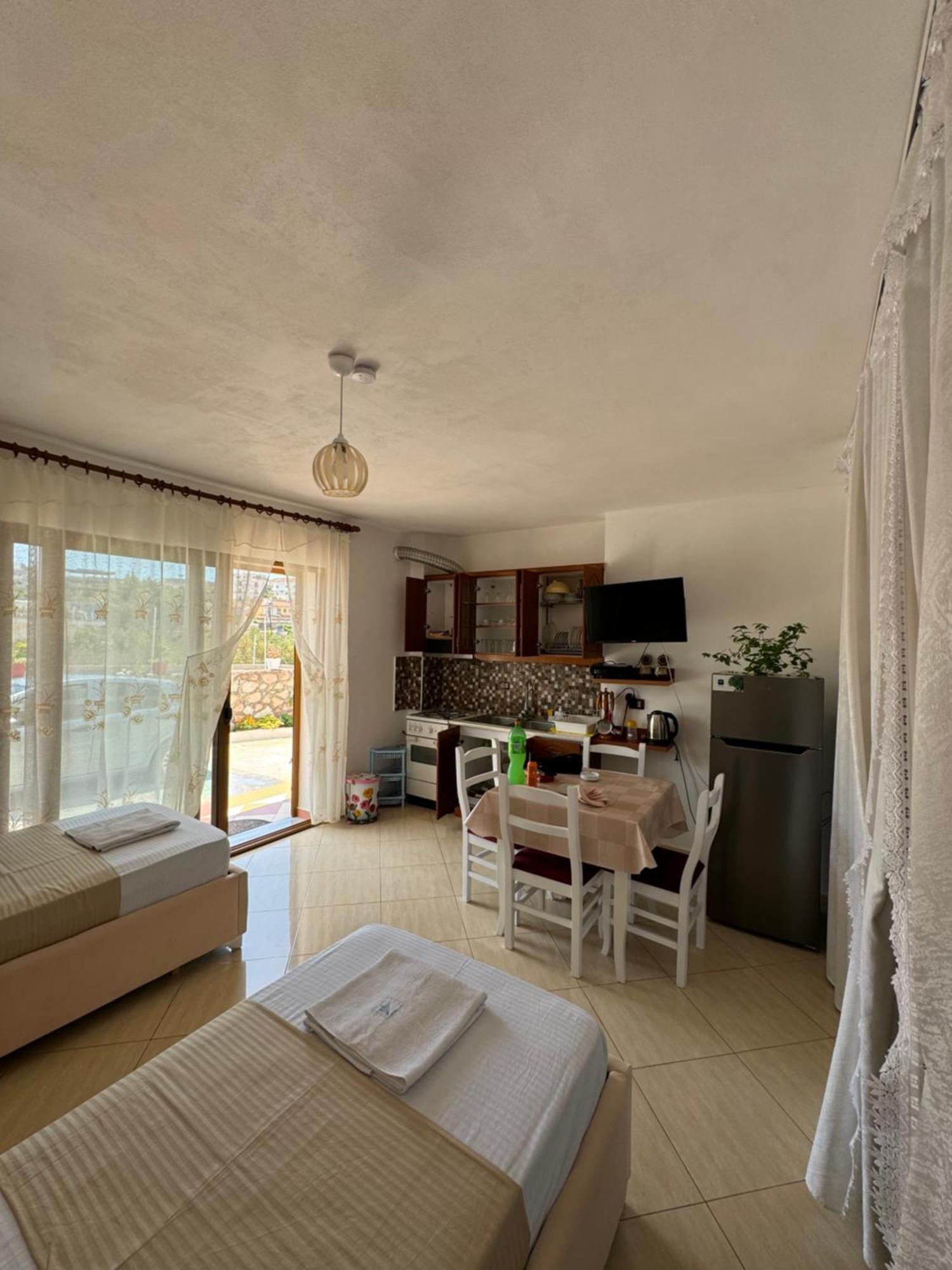 Teo Apartment Sarandë Buitenkant foto