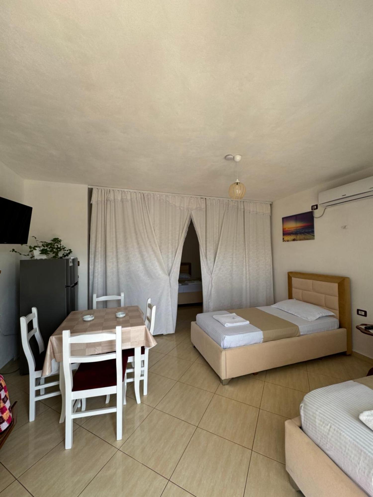 Teo Apartment Sarandë Buitenkant foto
