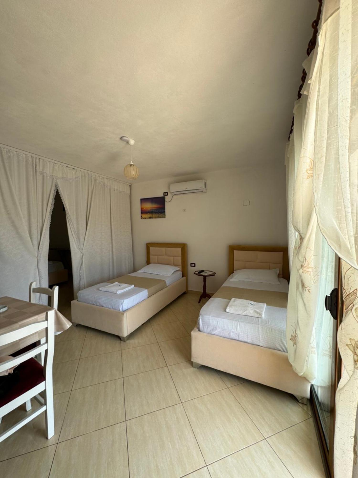 Teo Apartment Sarandë Buitenkant foto