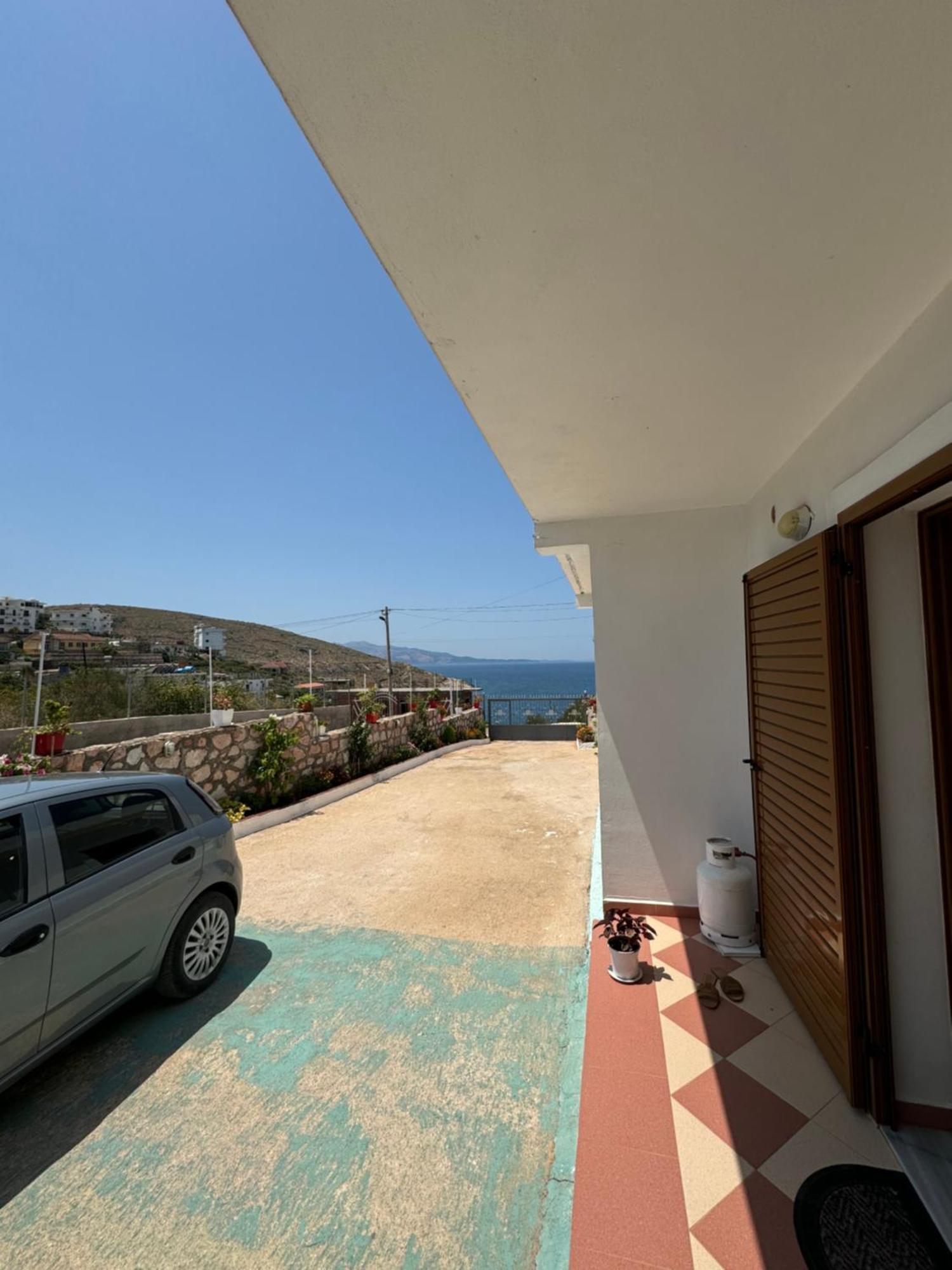 Teo Apartment Sarandë Buitenkant foto