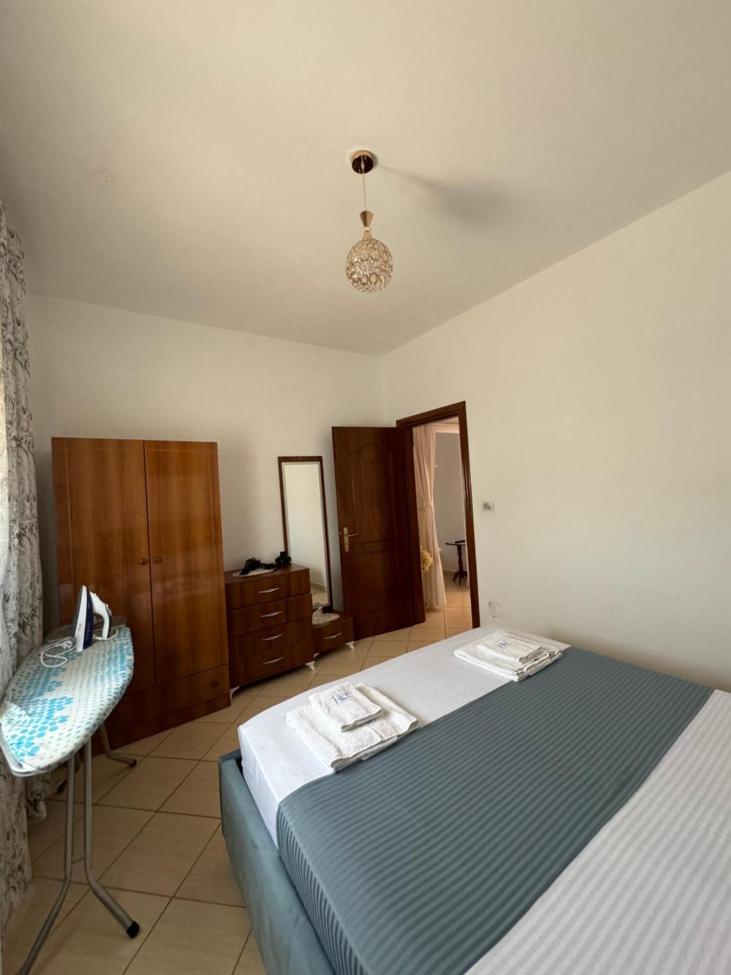 Teo Apartment Sarandë Buitenkant foto