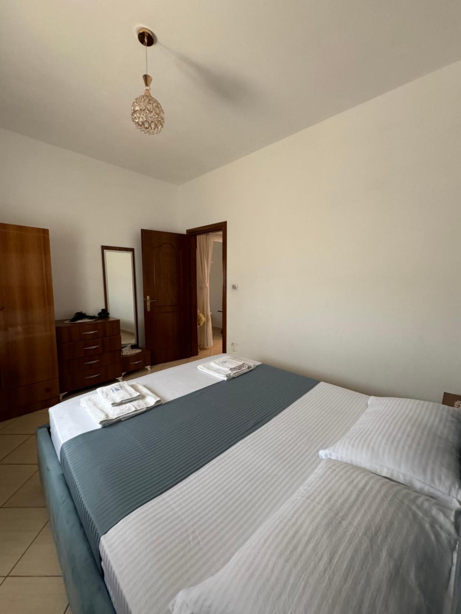 Teo Apartment Sarandë Buitenkant foto
