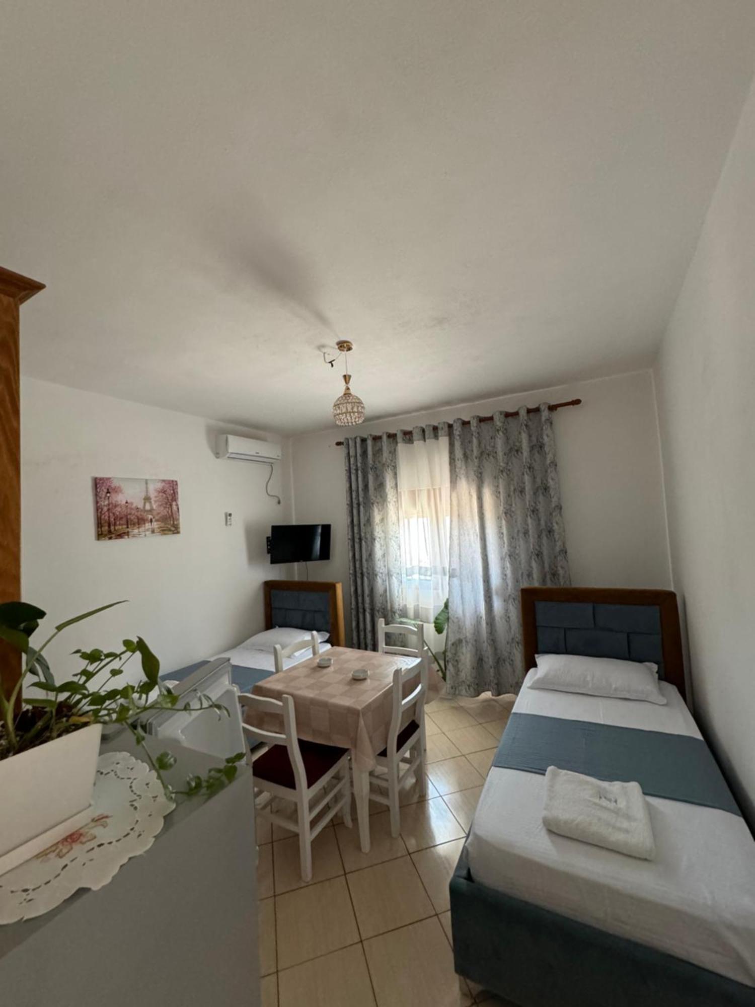 Teo Apartment Sarandë Buitenkant foto
