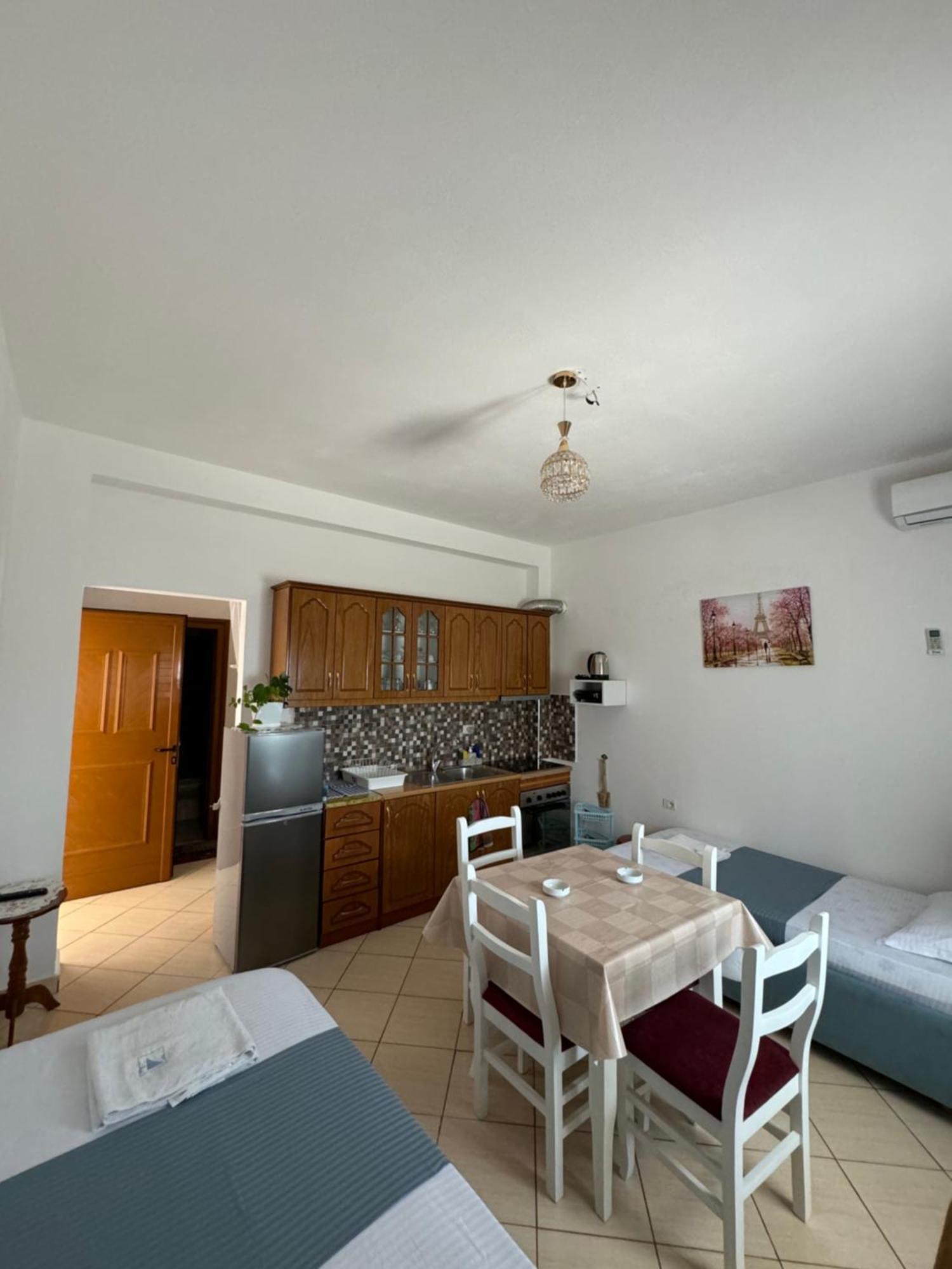 Teo Apartment Sarandë Buitenkant foto