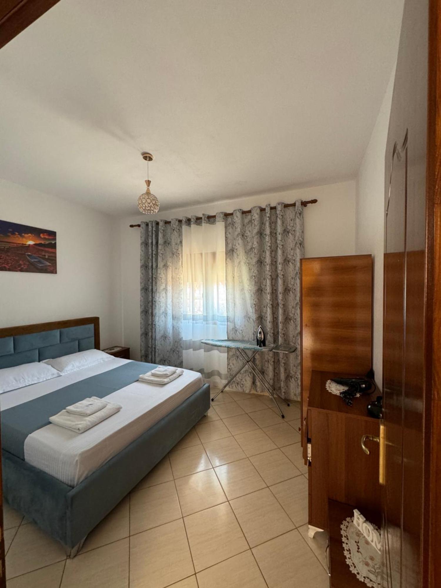 Teo Apartment Sarandë Buitenkant foto