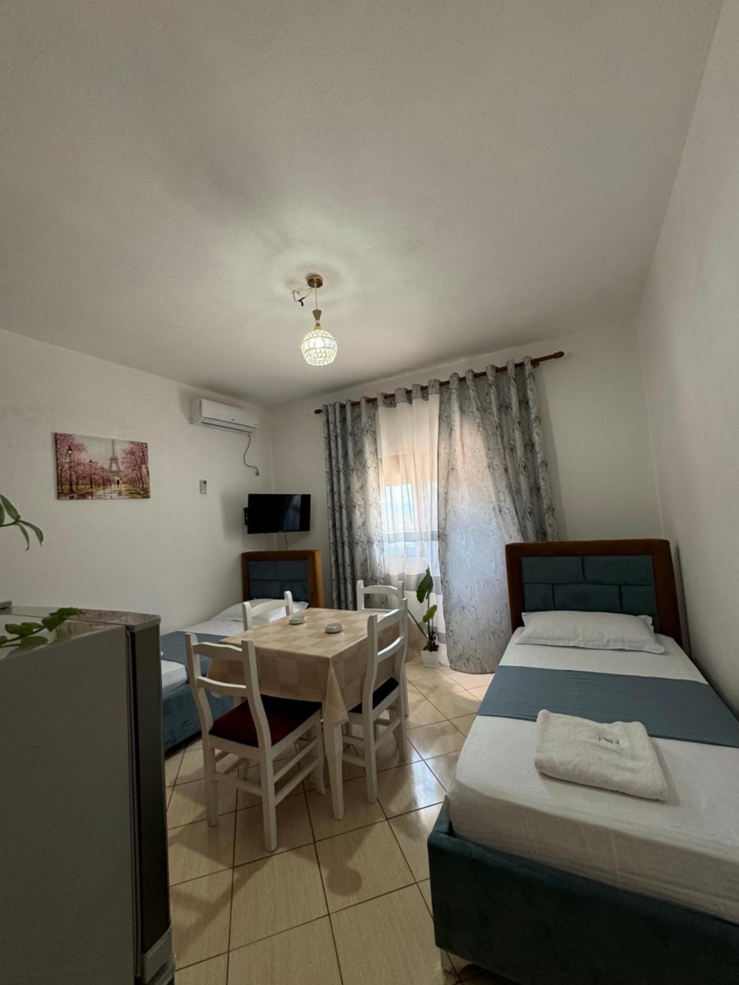 Teo Apartment Sarandë Buitenkant foto