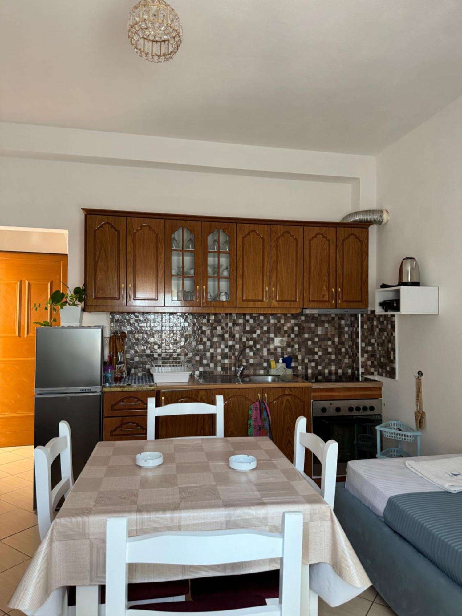 Teo Apartment Sarandë Buitenkant foto