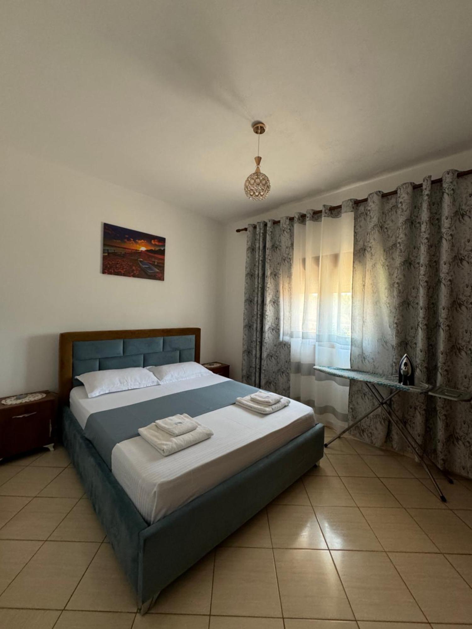 Teo Apartment Sarandë Buitenkant foto