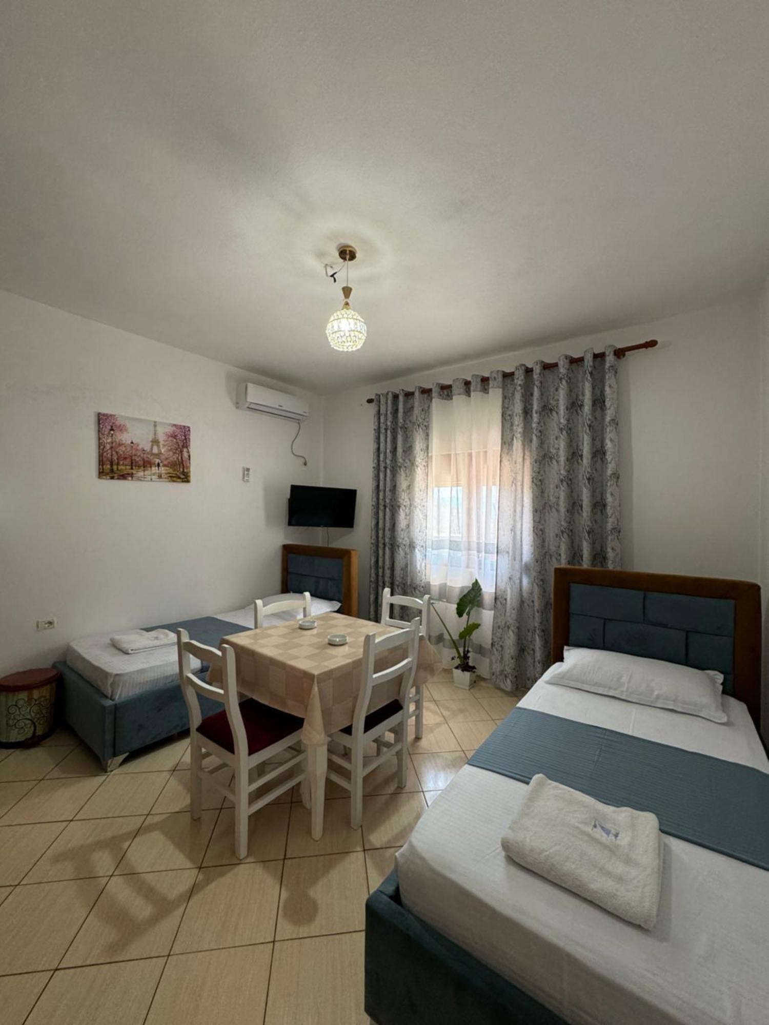 Teo Apartment Sarandë Buitenkant foto