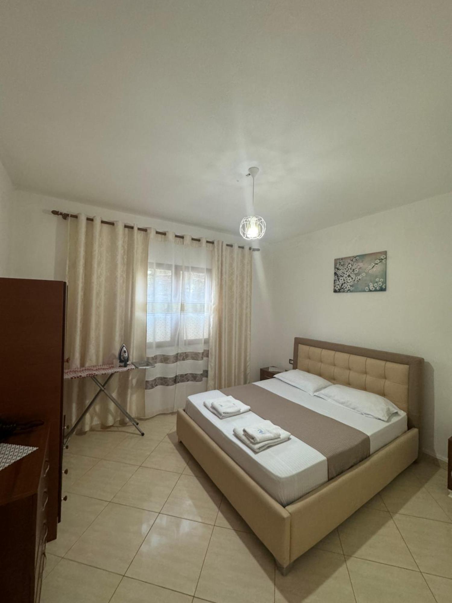 Teo Apartment Sarandë Buitenkant foto