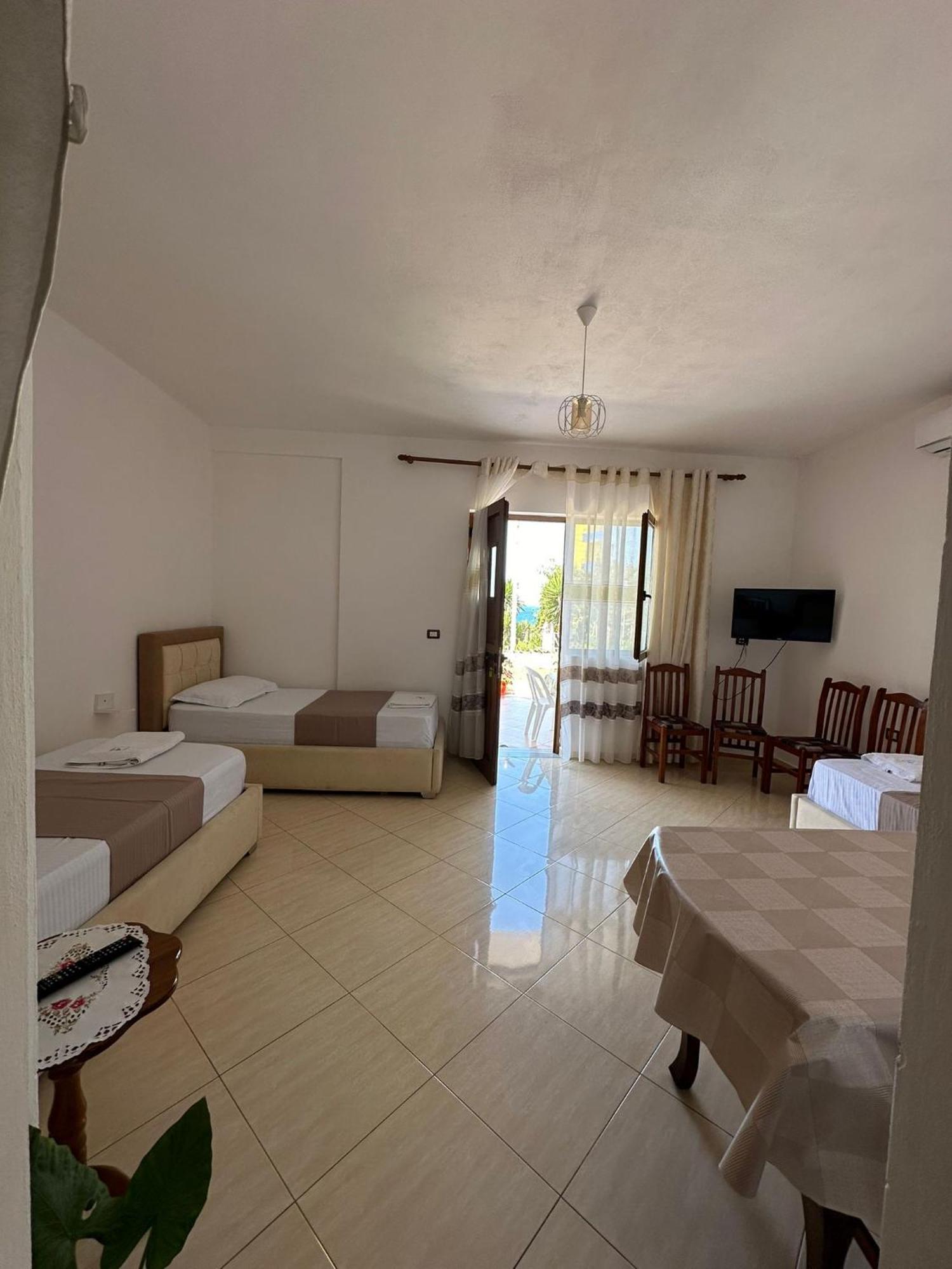 Teo Apartment Sarandë Buitenkant foto