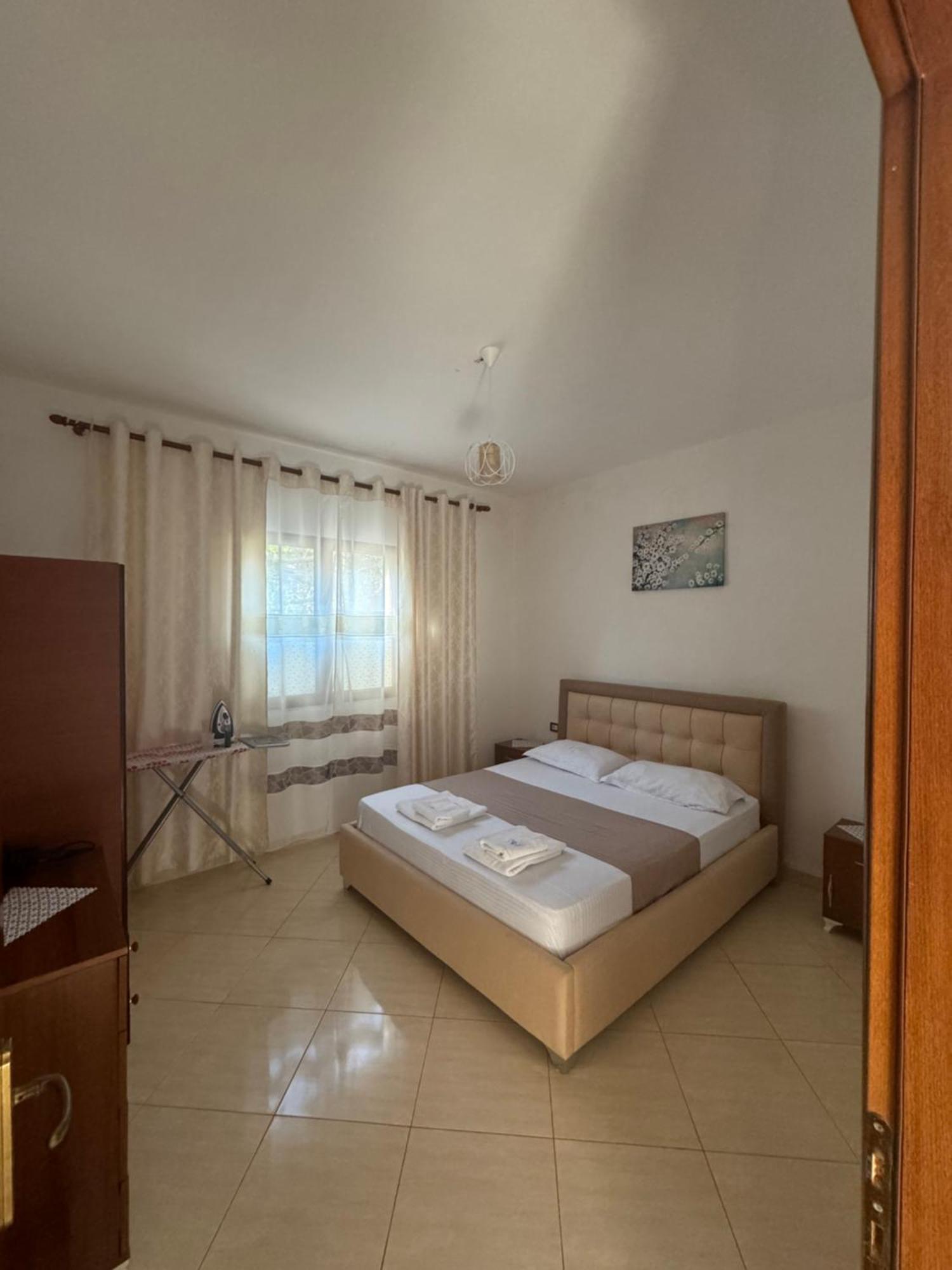 Teo Apartment Sarandë Buitenkant foto