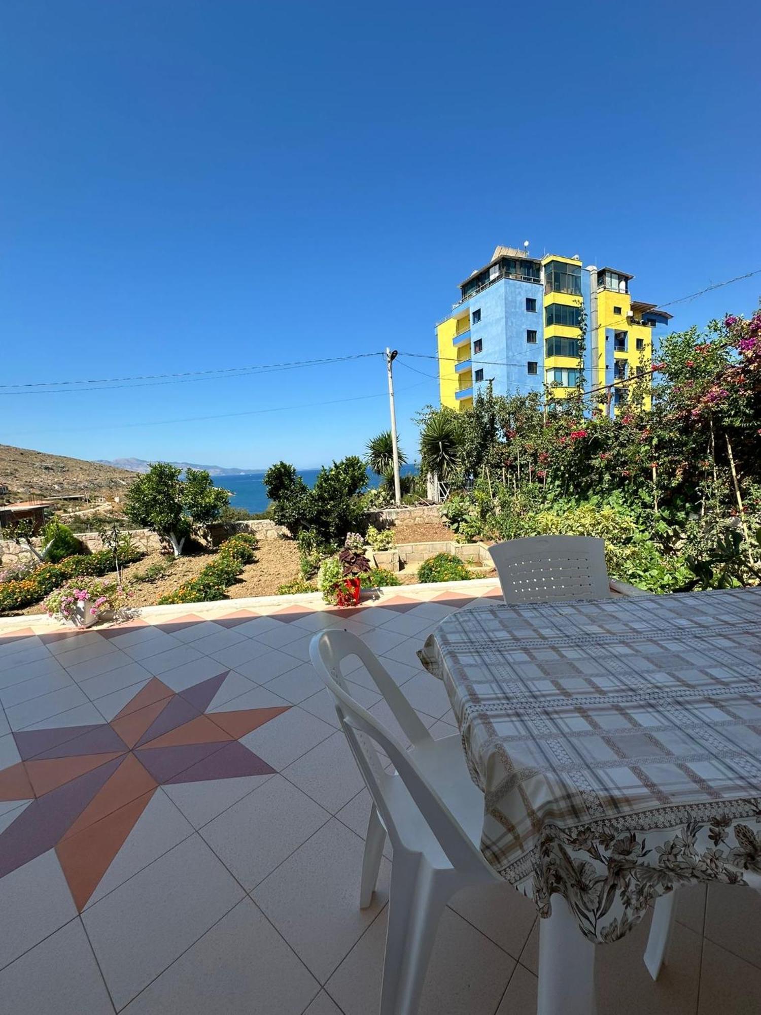 Teo Apartment Sarandë Buitenkant foto