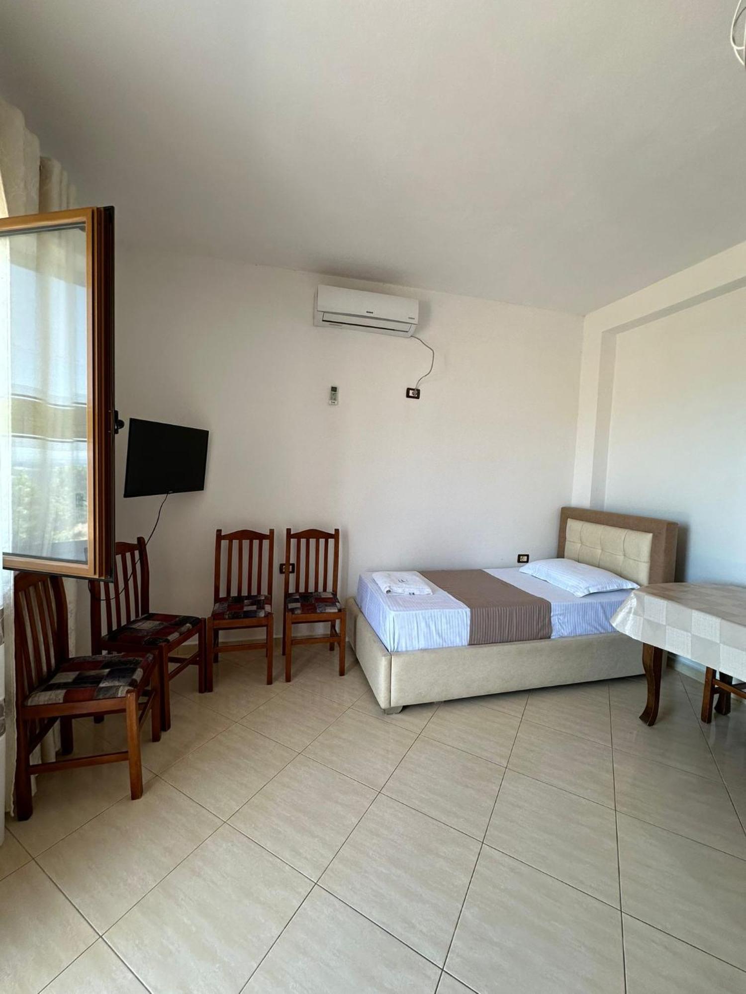 Teo Apartment Sarandë Buitenkant foto