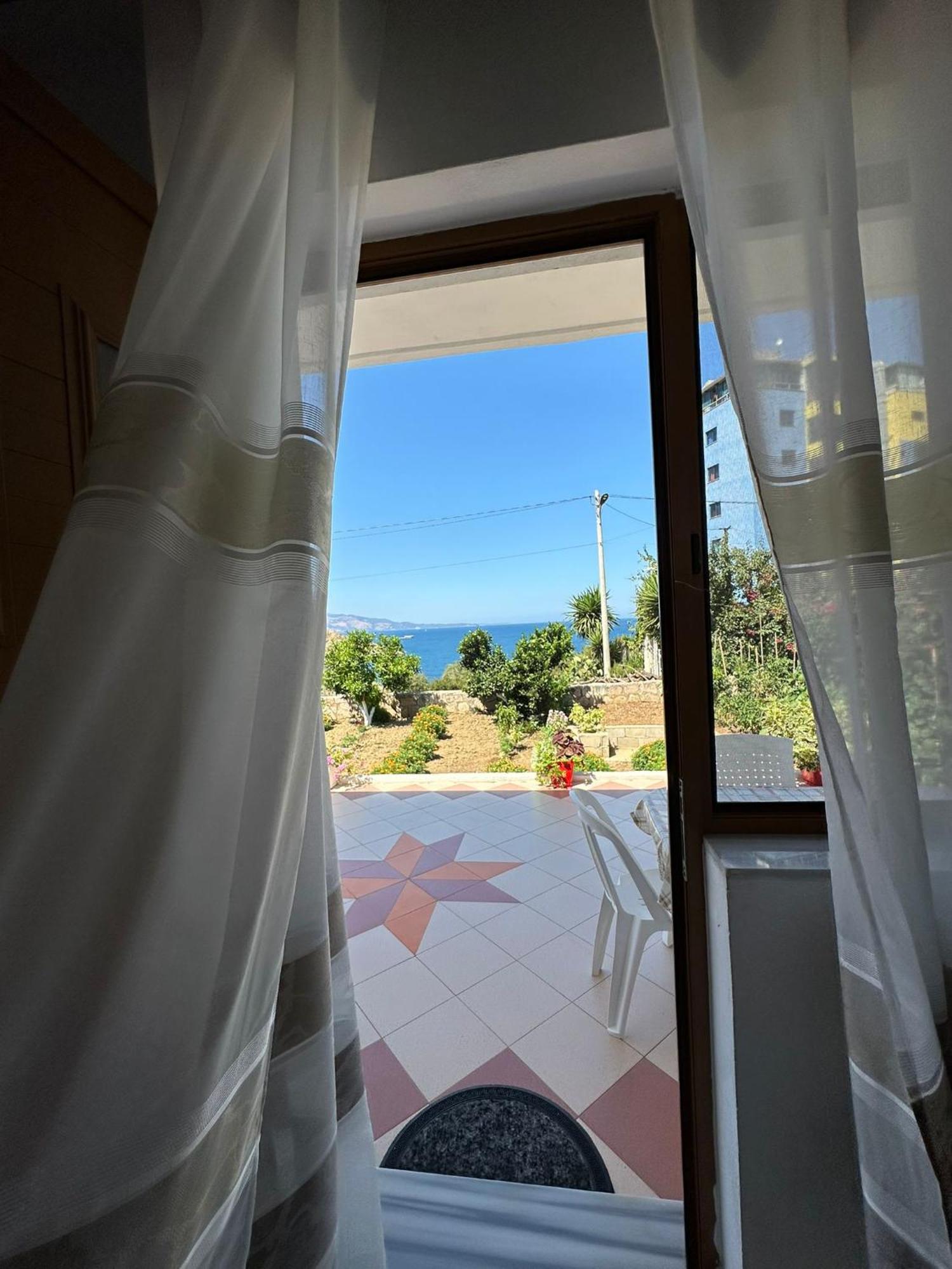 Teo Apartment Sarandë Buitenkant foto