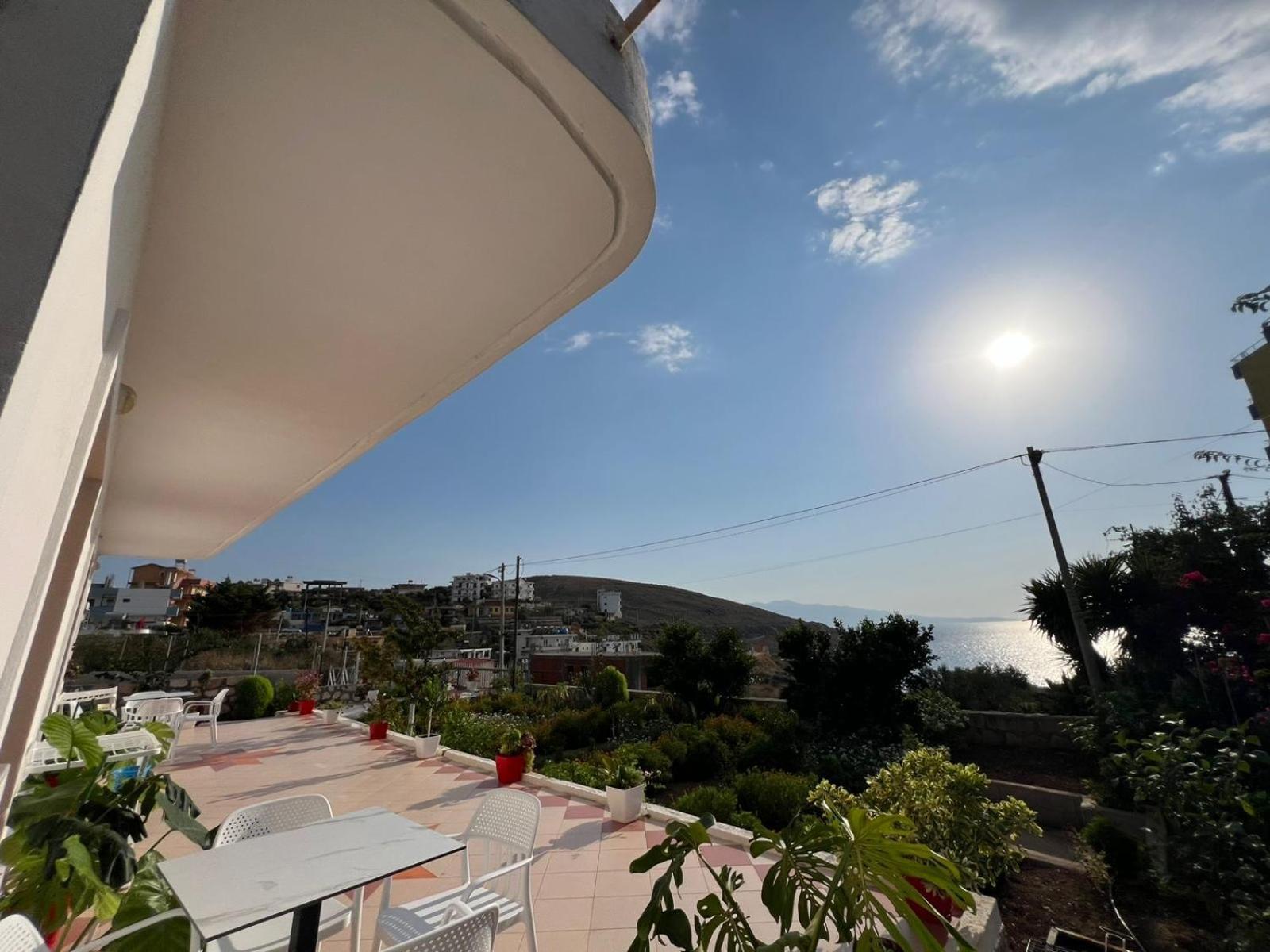 Teo Apartment Sarandë Buitenkant foto