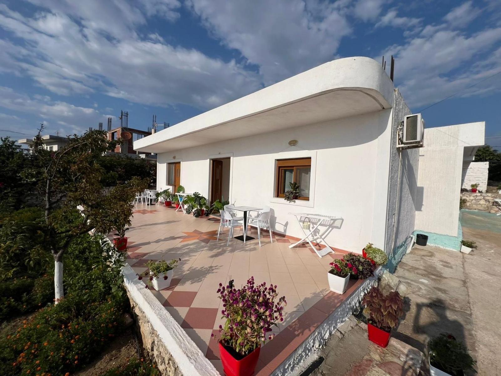 Teo Apartment Sarandë Buitenkant foto
