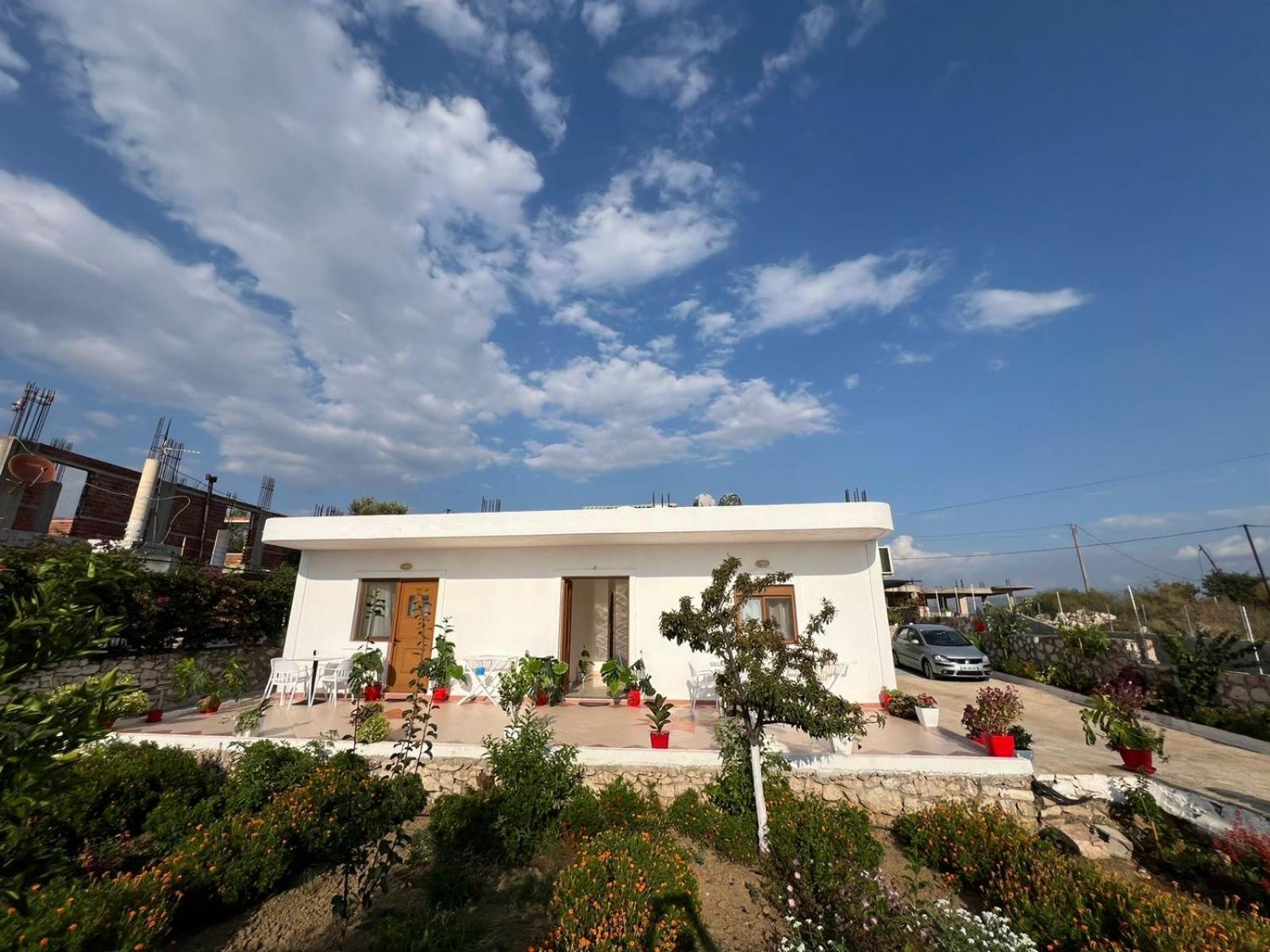 Teo Apartment Sarandë Buitenkant foto